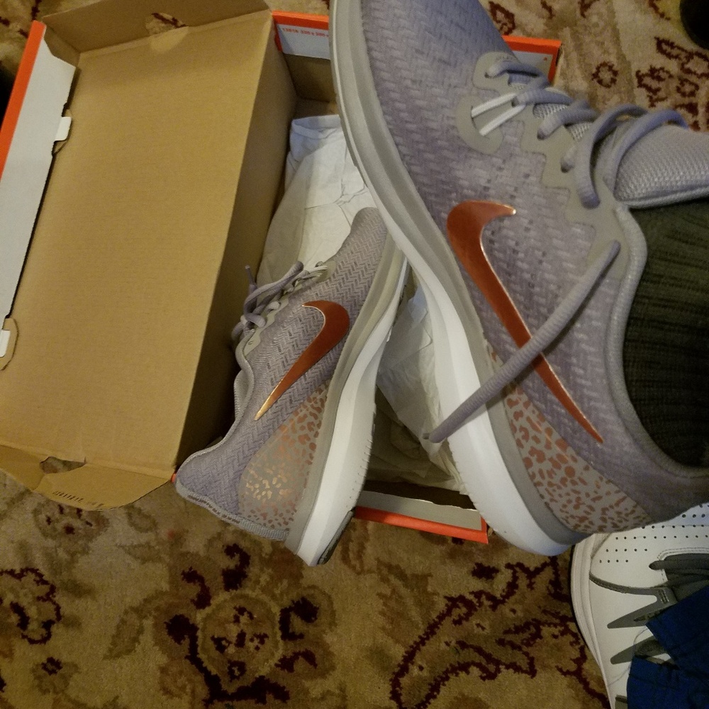 Nike sz9 leopard print